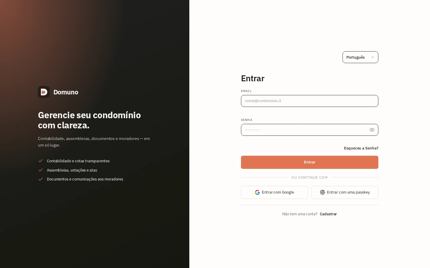 Tela de acesso com seletor de idioma e login com e-mail e senha.