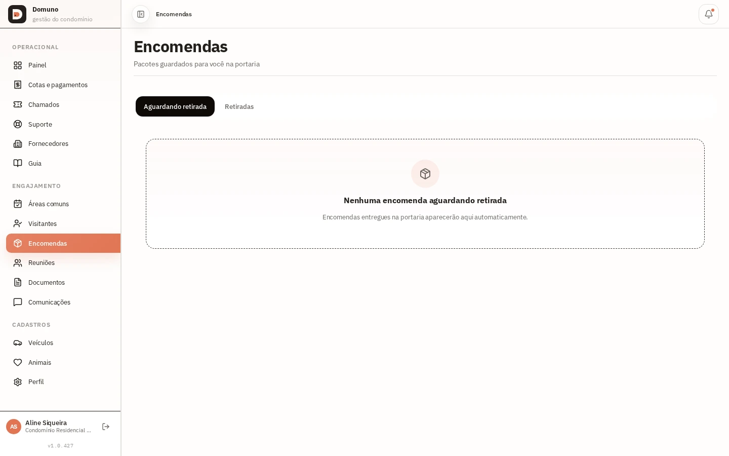 Controle de encomendas com status de entrada e retirada.