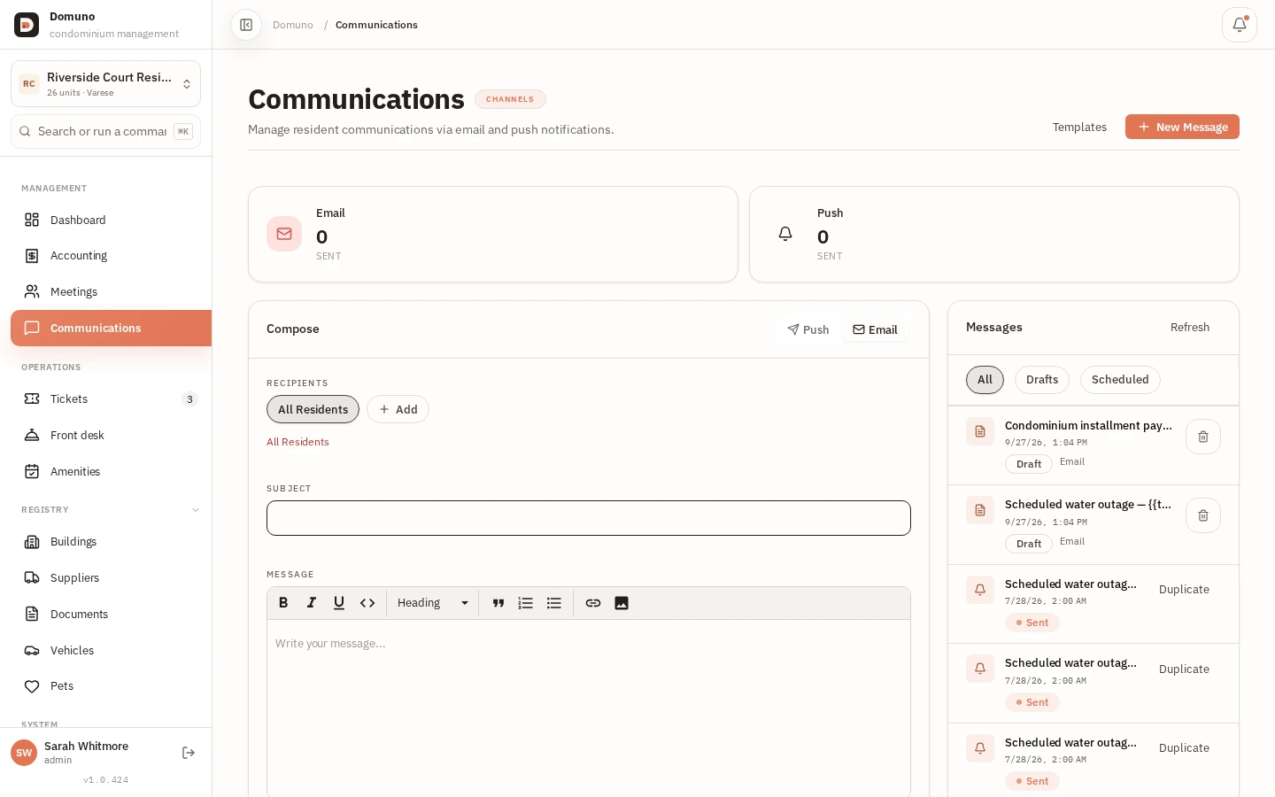Composing a message with channel, recipients and the “Messages” list with delivery status.