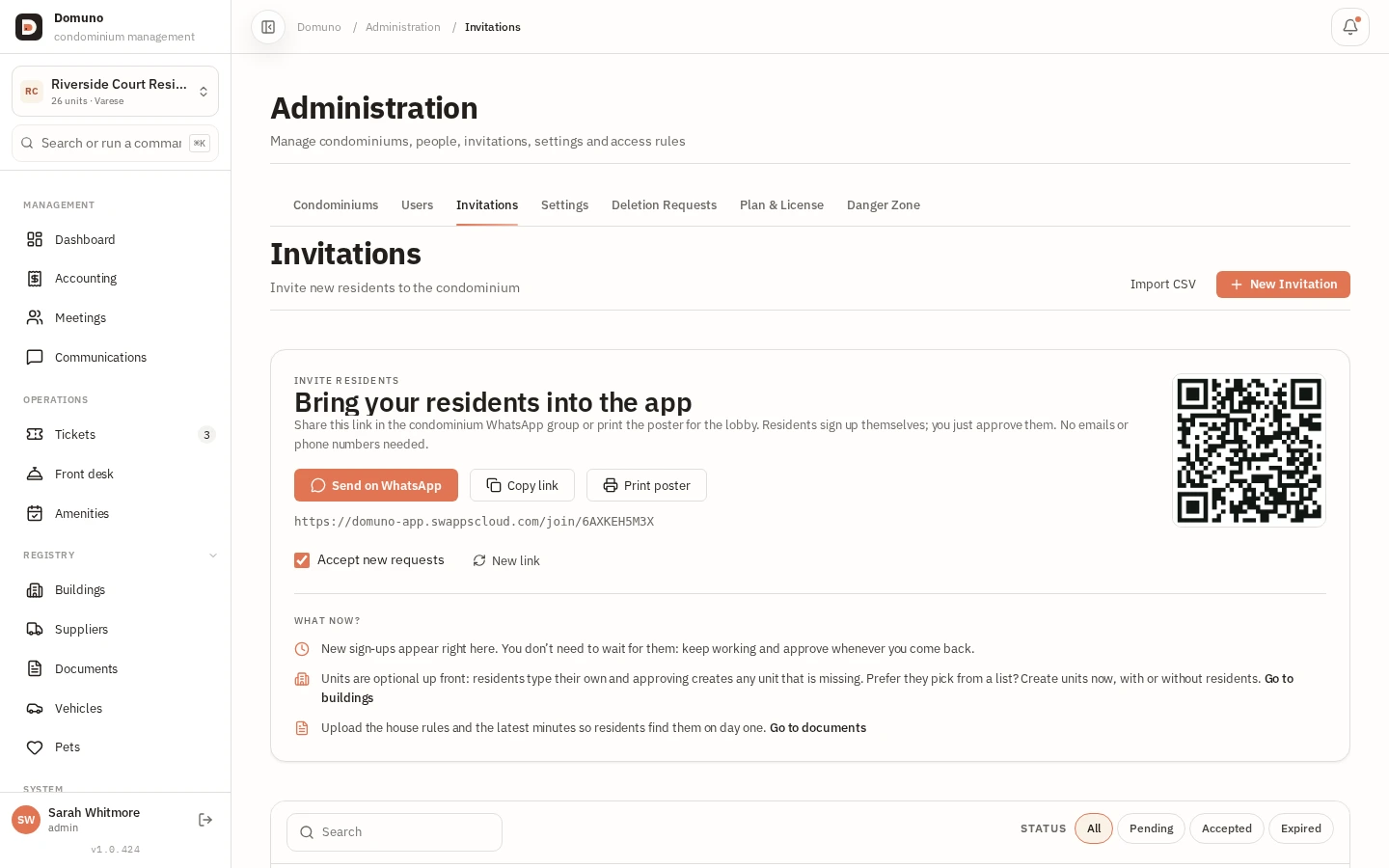 Invitations tab with the building’s link/QR code and the list of requests awaiting approval.