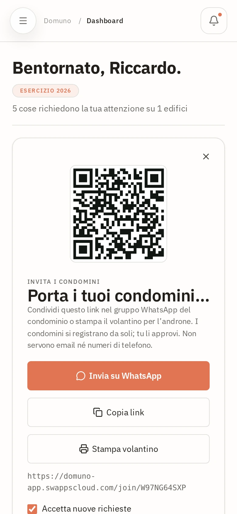 Dashboard amministratore nella versione per smartphone con menu laterale.